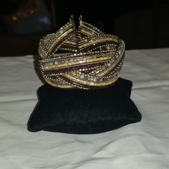 ❄️ Beaded Bracelet - Picture 2 of 4